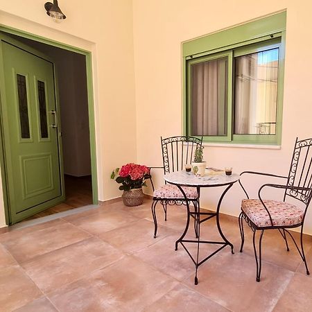 Yannis Guest House Aegina Exterior foto
