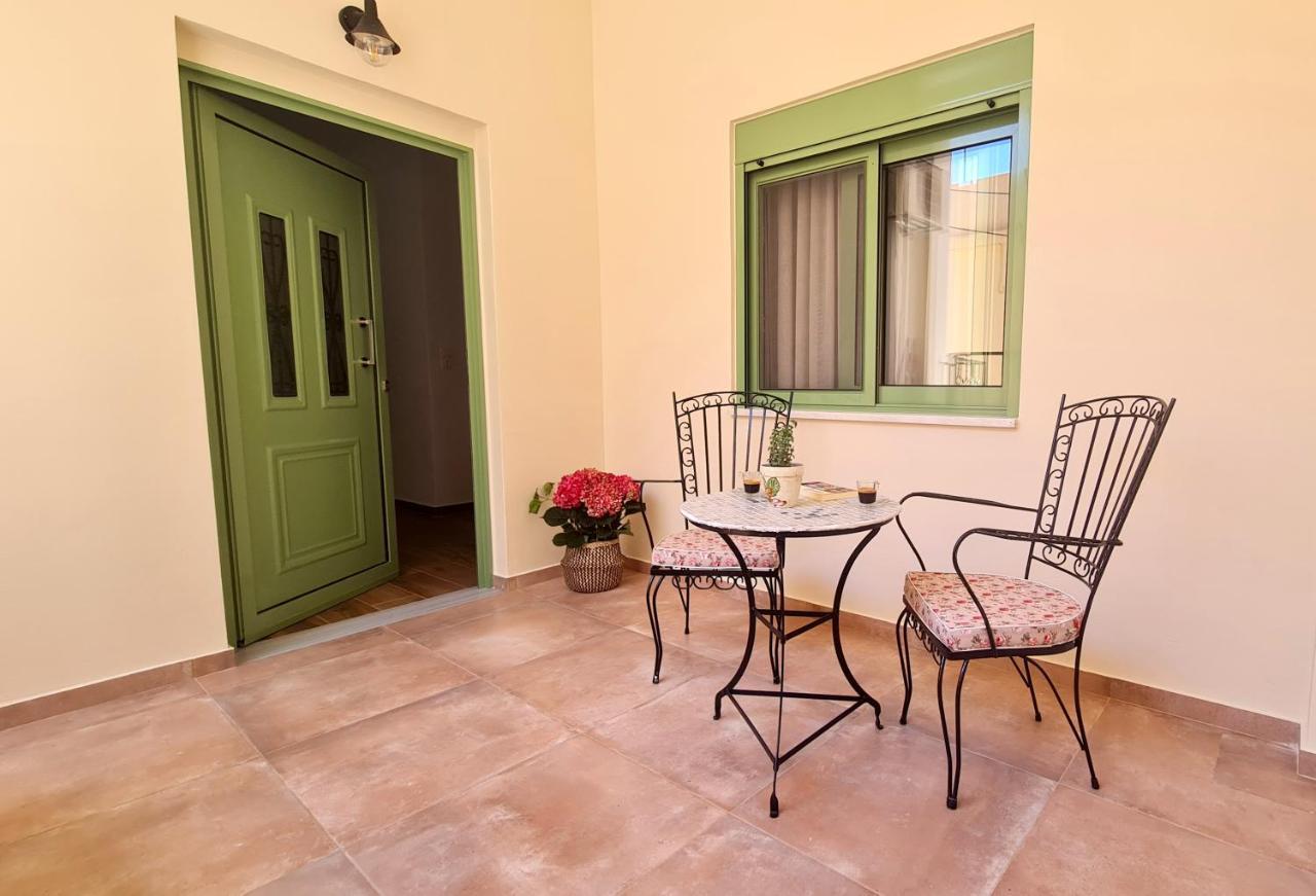 Yannis Guest House Aegina Exterior foto